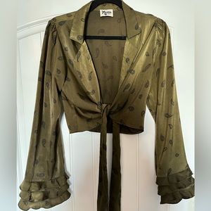 Show Me Your MuMu top.